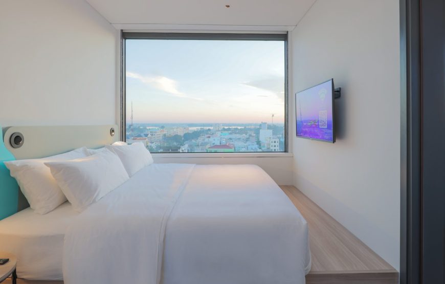 Deluxe giường King Hướng phố (Deluxe King City View)